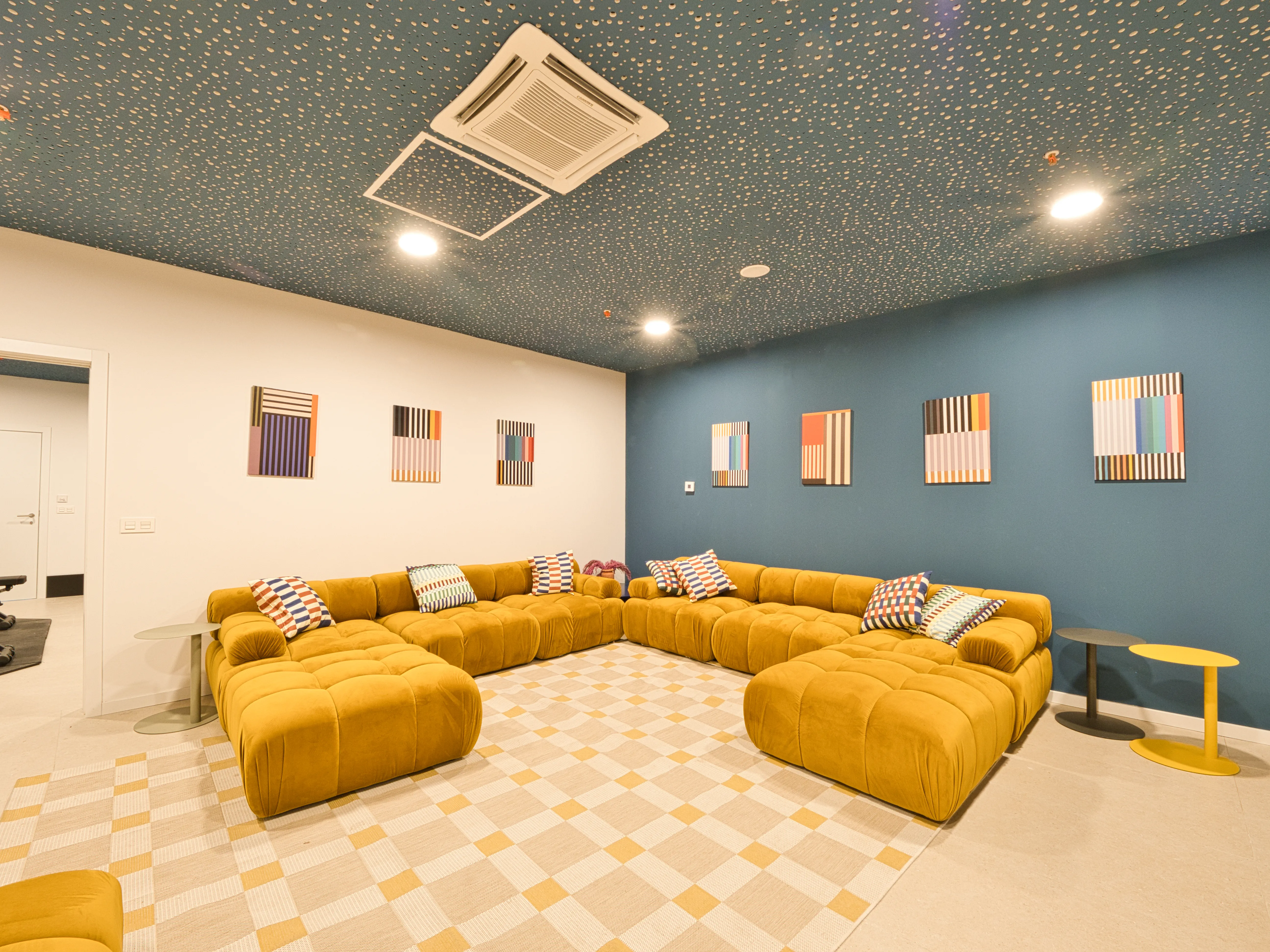 nera living location image